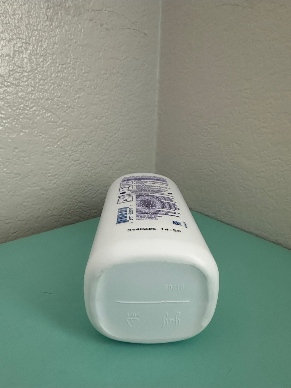 Johnson's Lavender Baby Powder with Cornstarch, Hypoallergenic, 15 oz-brand new - Picture 5 of 17